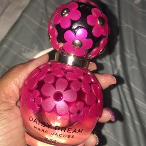 Marc Jacobs Daisy Dream “Kiss”